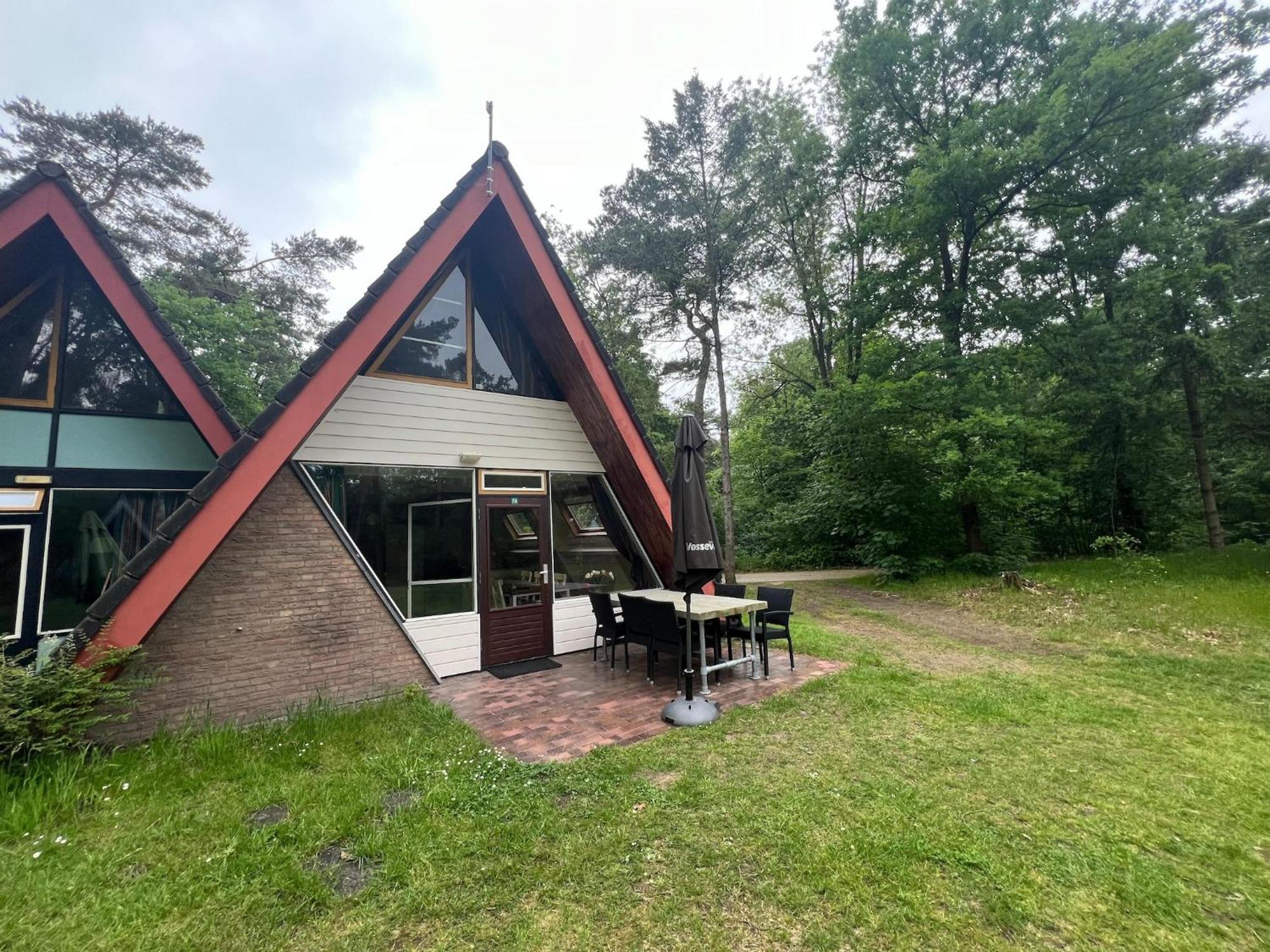 Modern Holiday Home In Stramproy In The Forest Екстер'єр фото